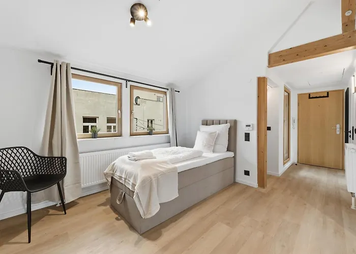 Malu - Im Zentrum, Balkon, 24h Checkin, Waschmaschine, Smarttv, Am Schloss, Saniert Und Modern *